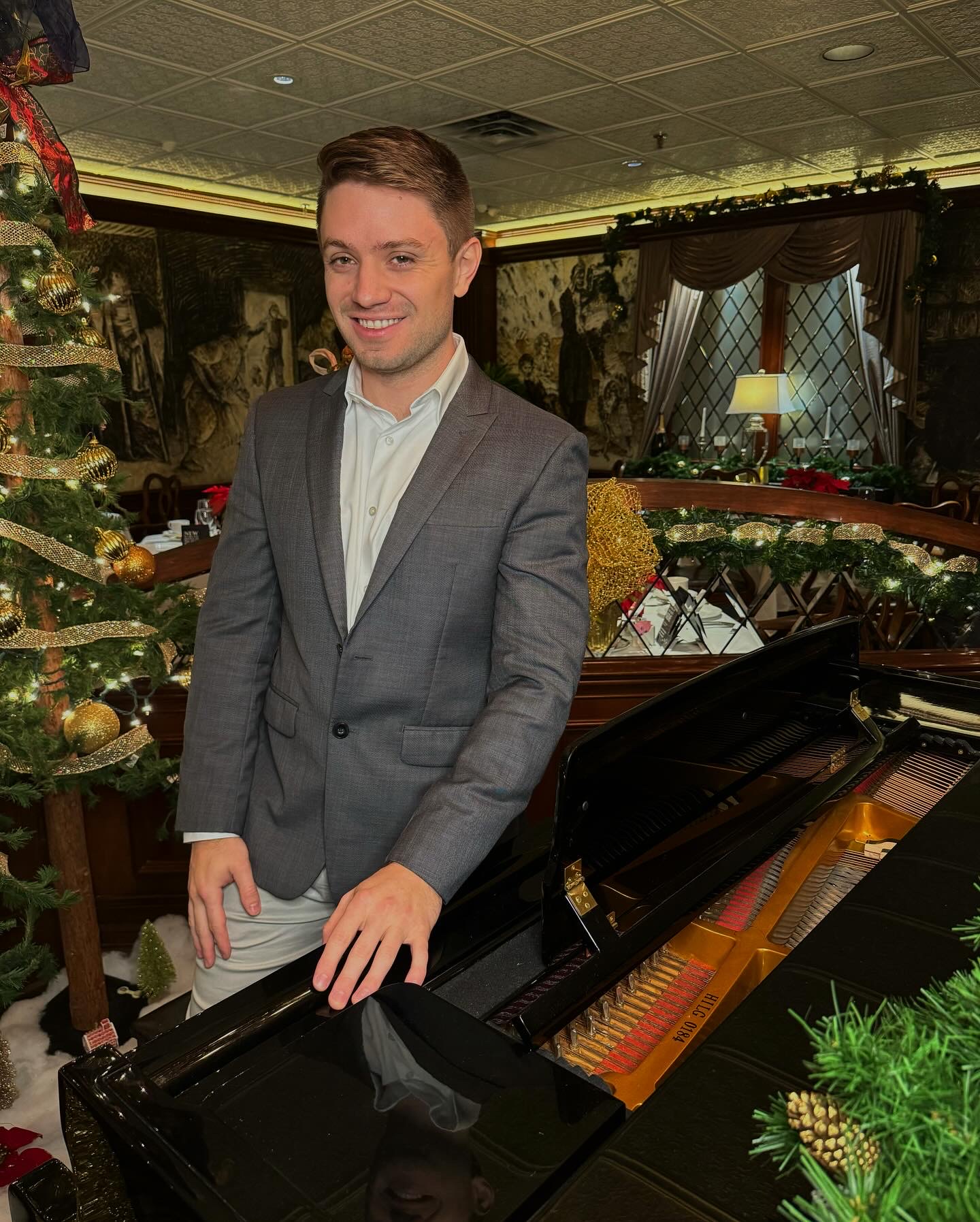 Alexander Edwards at grand piano