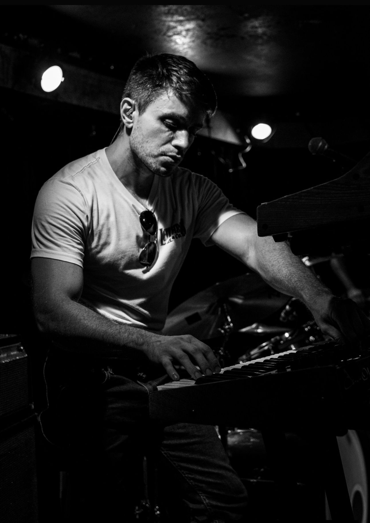 Alexander Edwards performing live on synth